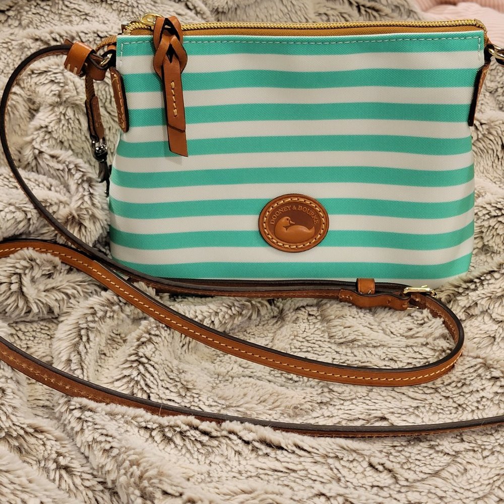 Dooney & Bourke small crossbody